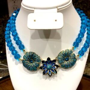 Elegant Blue Chrystal Floral Necklace rhinestone flowers.